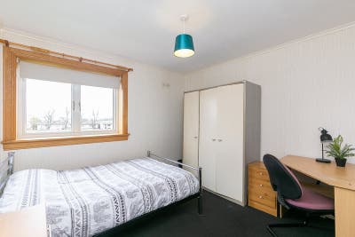 Large Bright Double Room Gilmerton -All Inclusive Main Photo