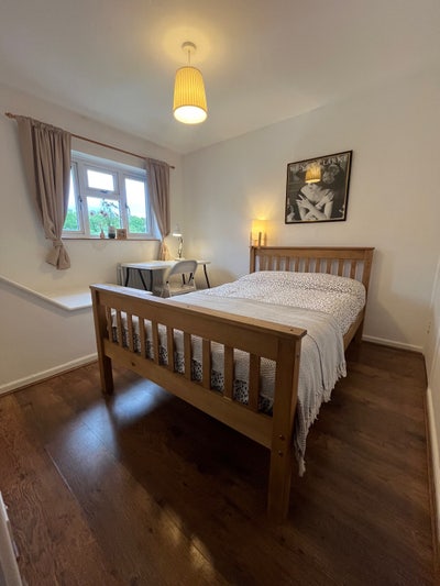 Double Room in Quiet Home N3. Free Parking. Zone 3 Main Photo