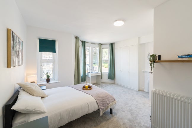 🌅 🚿 XL Deluxe Ensuite - BS4 Central | 📹 See Video! Main Photo