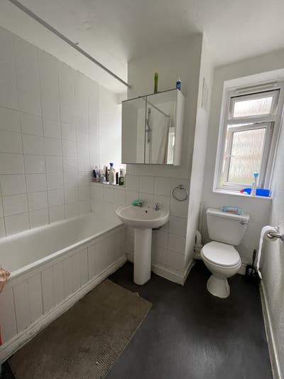 Bright single room, friendly flat , Shepherds Bush Main Photo