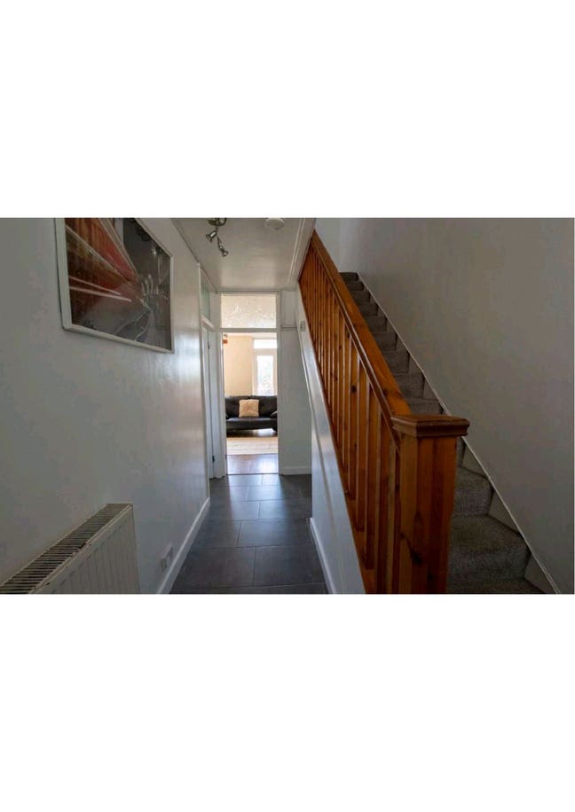 Feel At Home-Spacious Private & Relaxed Flat Share Main Photo