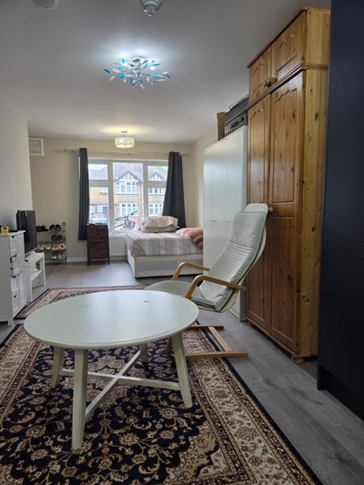 Beautiful Studio Glat in Woceter Park Main Photo