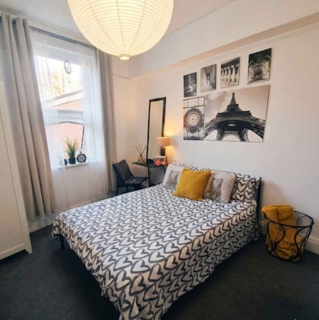 Lovely quiet studio flat  Main Photo