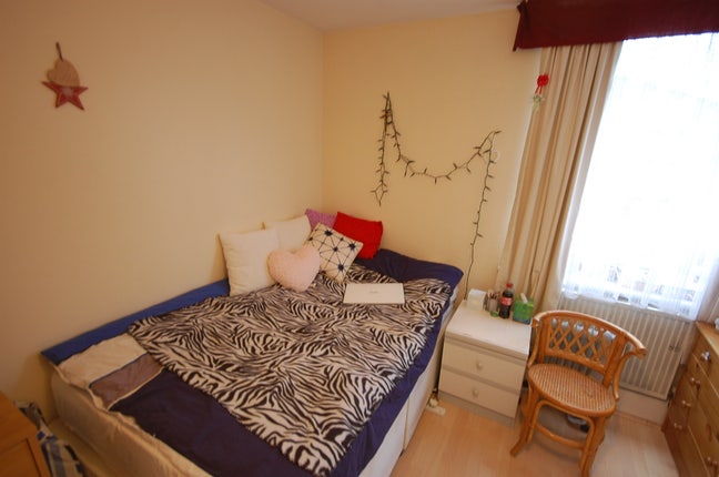 Double Room in Earlsfield! (Bills included🤩) Main Photo