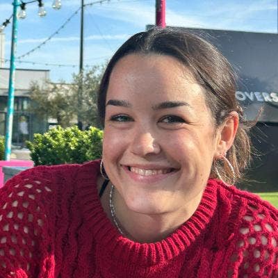 Professional Female seeks a double room Main Photo