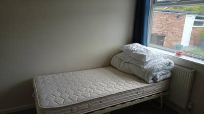 Single short term furnished room to rent Main Photo