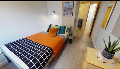 Ensuite Room Main Photo