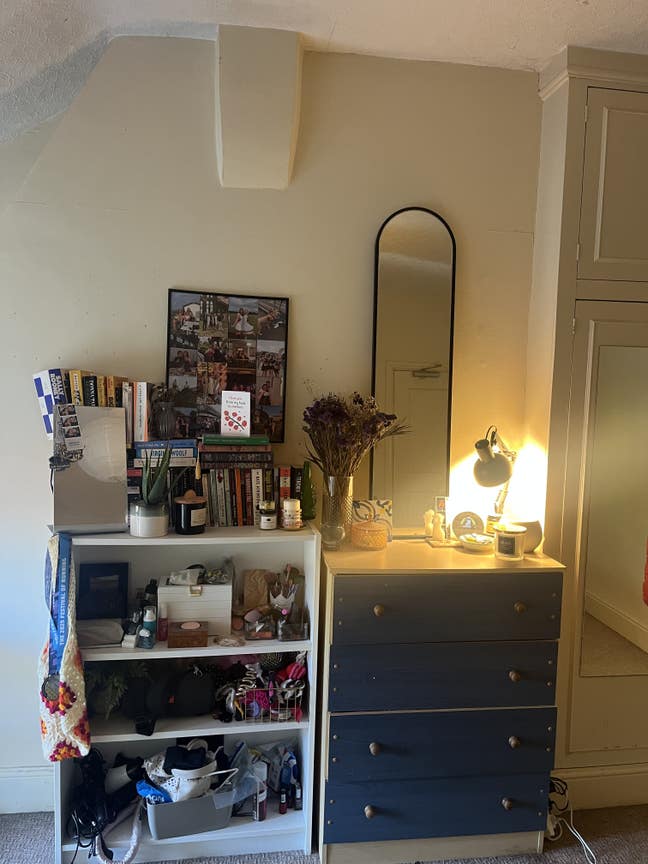Double En-suite room in west dids! Main Photo