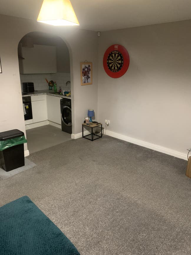 2 bed maisonette apartment ( room to rent ) Main Photo