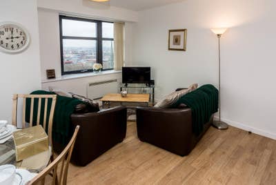 Great Views - City Centre Apartment Main Photo