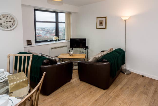 Great Views - City Centre Apartment Main Photo