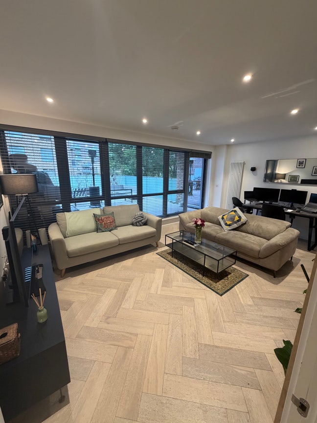 Luxury 1 Bedroom Apartment with Private Terrace Main Photo