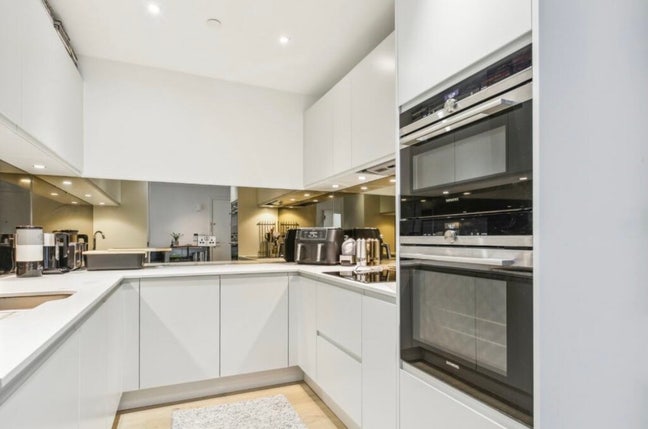 En-suite Double Room-2 bed apartment in Wandsworth Main Photo