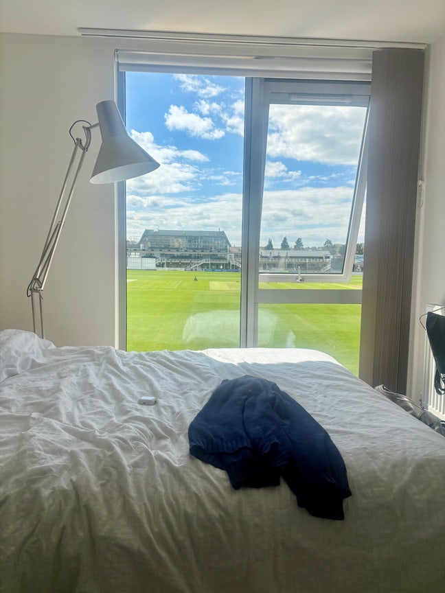 Double Room Overlooking Cricket Ground Main Photo