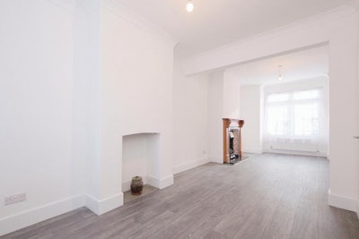 Double room for rent near Abbey Wood station Main Photo