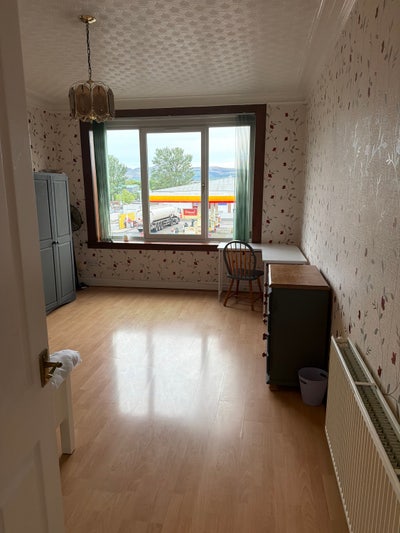 Spacious room with pentland hills view  eh12  Main Photo