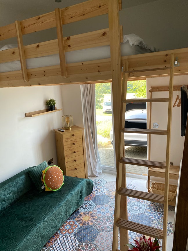Studio flat bills included  Main Photo
