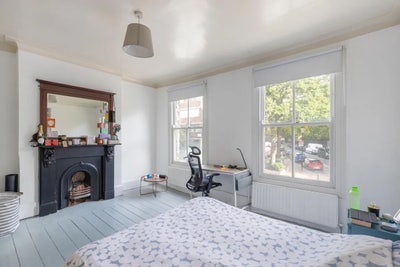 Bright and Spacious Room Main Photo
