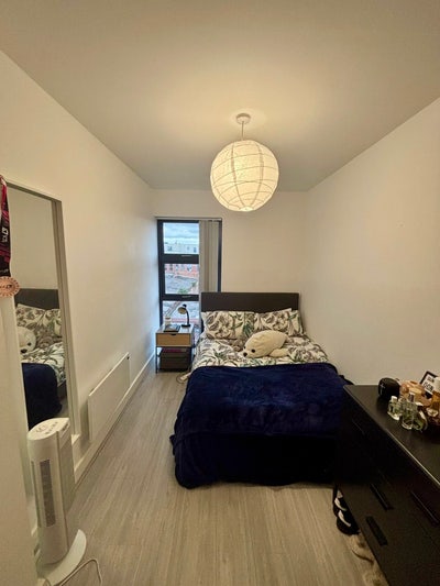 Spare room in lovely flat in the centre of JQ Main Photo
