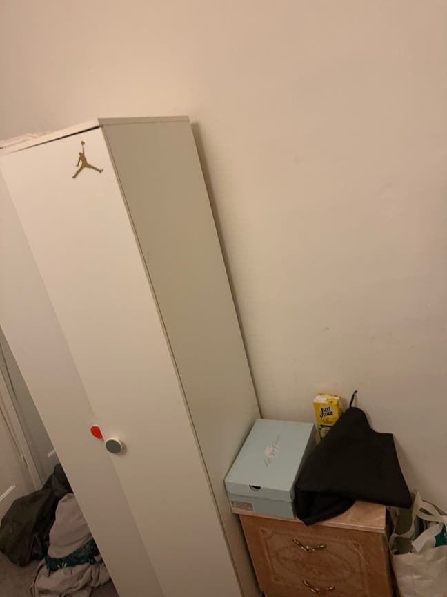 Nice Double Room In Shepherd Bush / Not long term Main Photo
