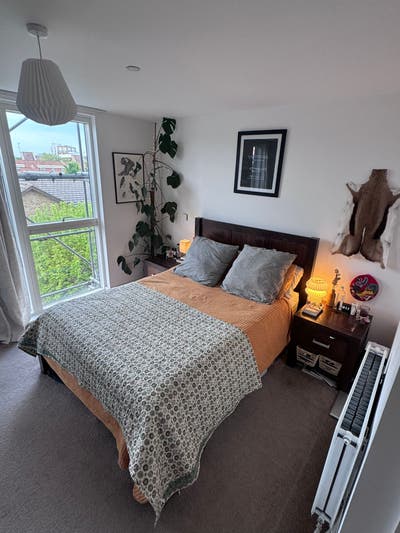 Big & bright double room with ensuite in Hoxton Main Photo