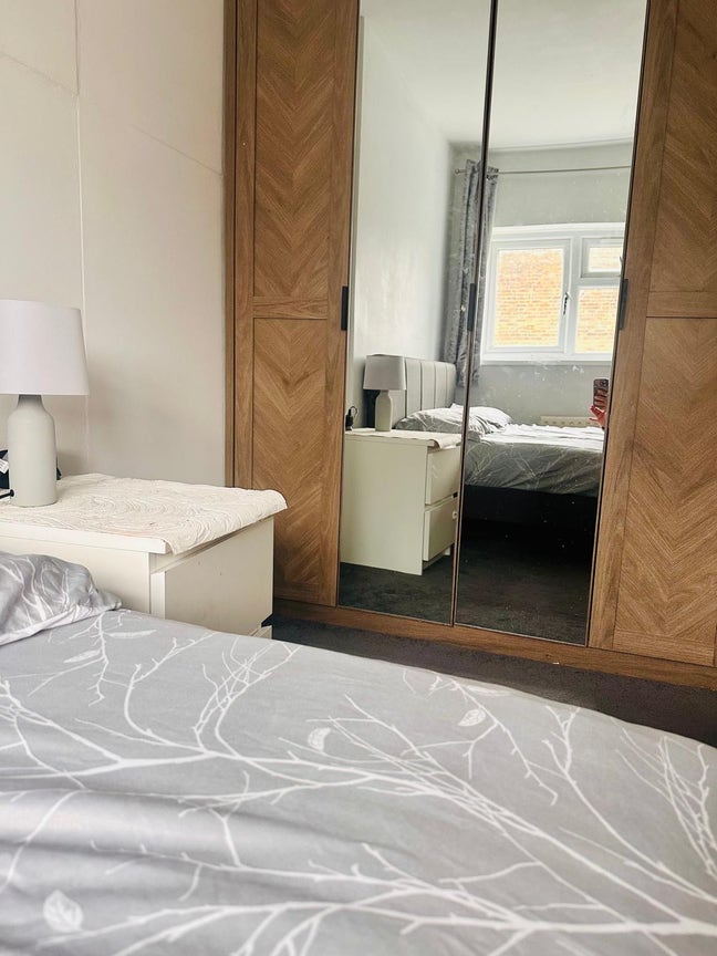 Large Room Main Photo