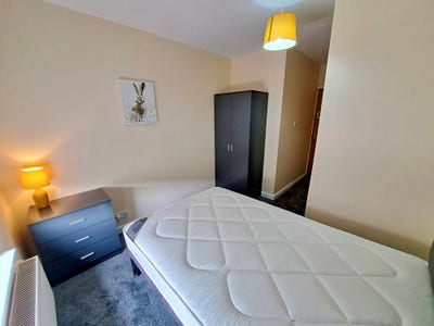 Large double Room for Rent Main Photo