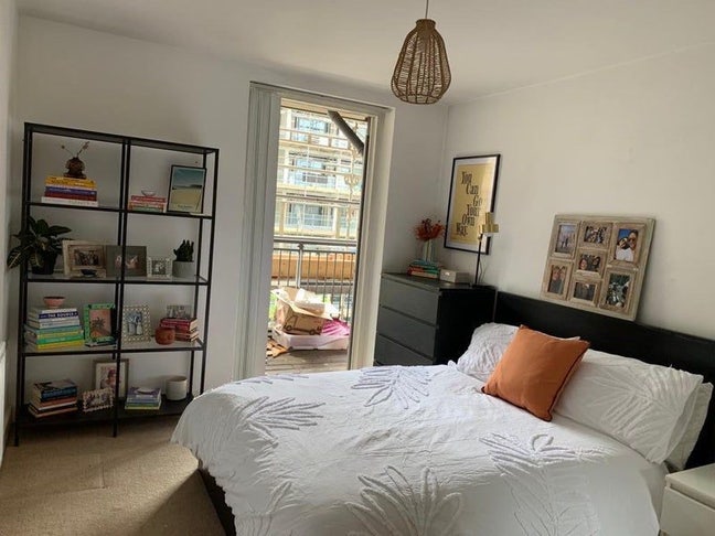 Dalston Square | Room w Private bathroom | June 1 Main Photo