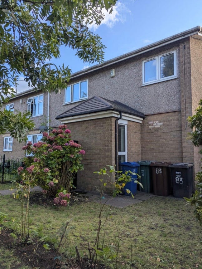 Single Room/Bills Included – 15 mins to Tram Main Photo