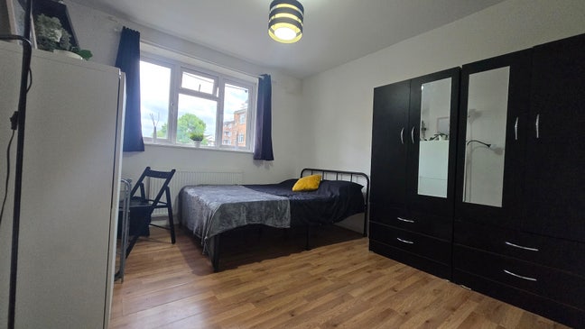 Huge ROOMS+Lounge+Garden, 5mins to the Station !!! Main Photo