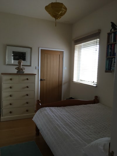 Small double room to let in flat  Main Photo