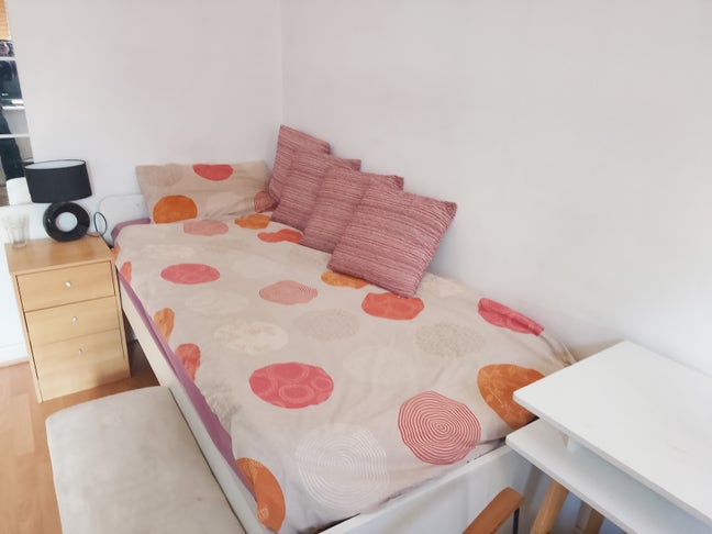 Room available in shared house in SO19 Main Photo