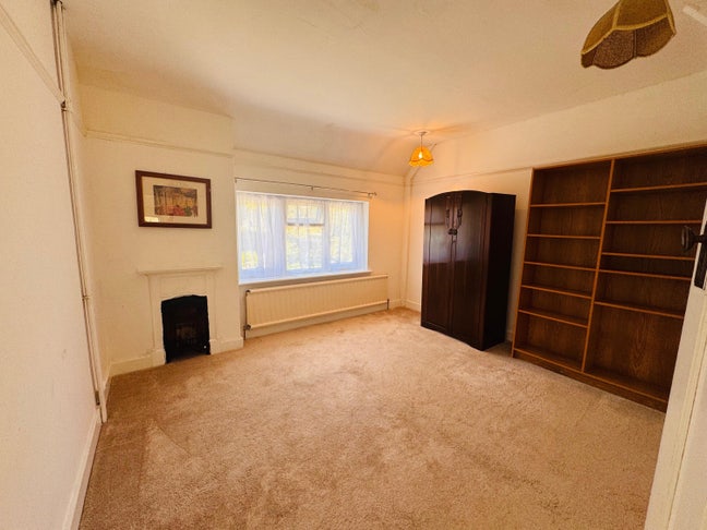 Spacious Double Rooms Available- Newly Vacant  Main Photo