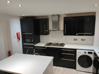 Large Double Room in Beautiful Location  Main Photo