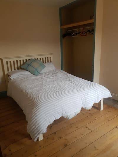 Double room in quiet house and street.  Main Photo