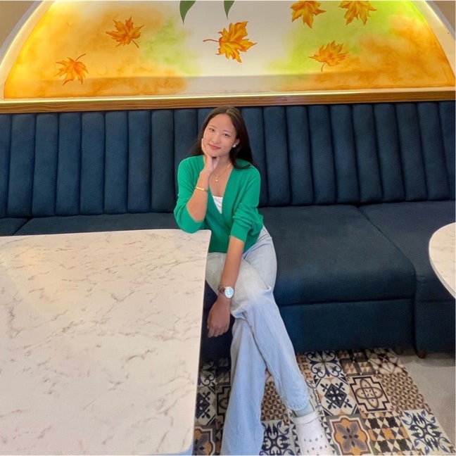 Professional Female seeks a single or double room Main Photo