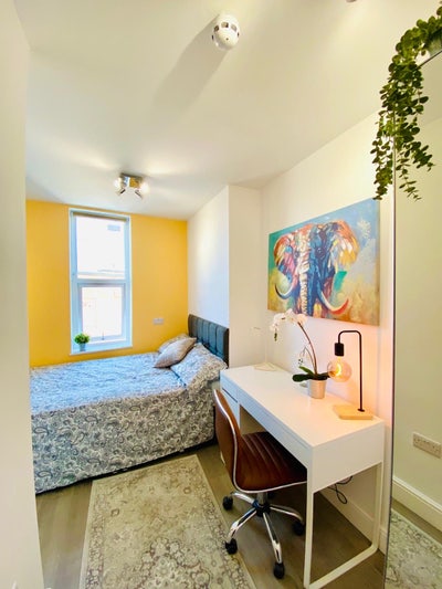 BRAND New Designer En -suite room Whitefield Main Photo
