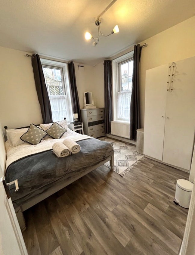 Bright double bedroom in Fulham SW6 Main Photo