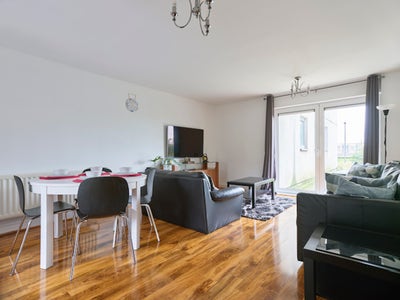 Riverside Entire Flat - Available 20th May Main Photo