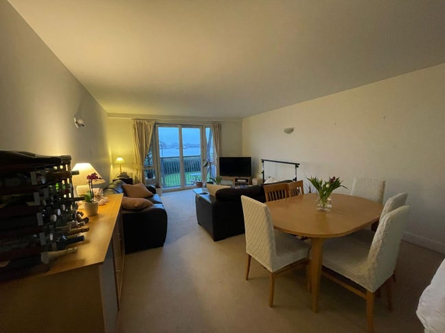 Canary Wharf Double Bedroom Main Photo