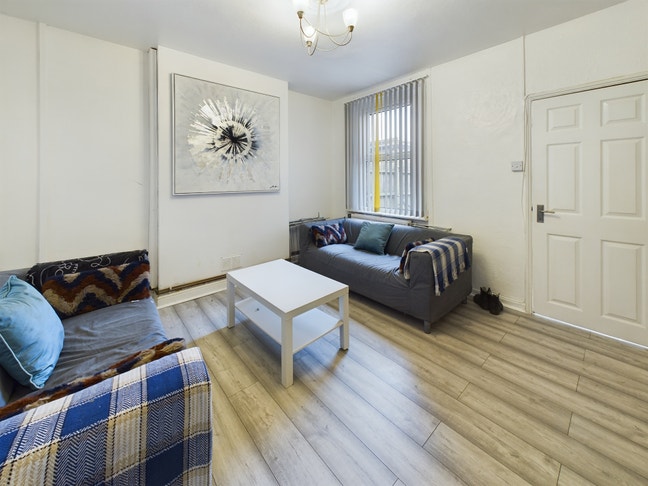 En-Suite Double Bedroom  Main Photo