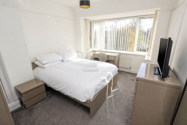 Large Double Room with En-suite in East Reading Main Photo