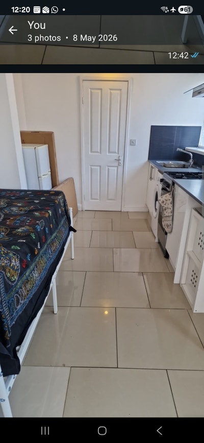 Bedroom with ensuit full furnished kitchen area pr Main Photo