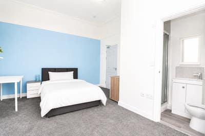1 Double En-Suite Room Available in L5 Area! Main Photo