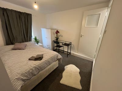 🌈 Bright & Modern House Share | July Move-In Main Photo