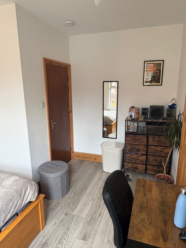 Lovely Double room available! Main Photo