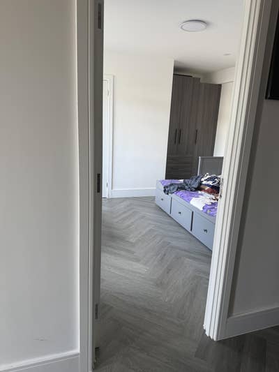 Large Double Ensuite-room in a Family House Main Photo