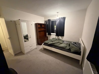 Immediately available Main Photo