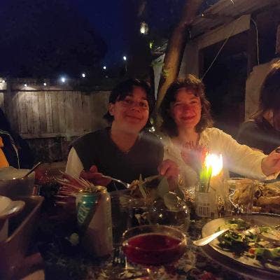 Looking for a couples room :)  Main Photo