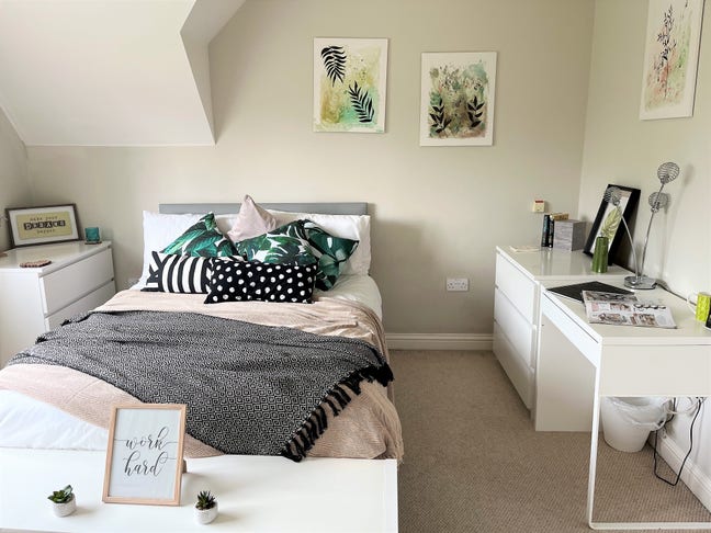 Stylish Living for Our Wonderful Rhouse Members 🏡 Main Photo